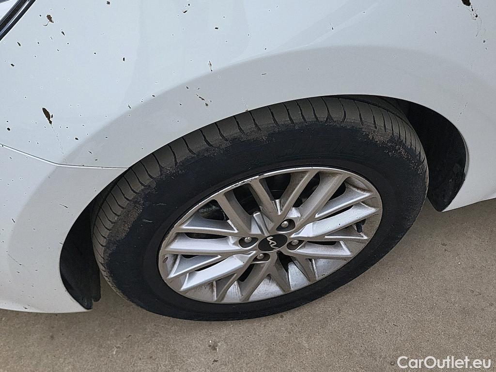  KIA  Rio KIA  / 2020 / 5P / berlina con portón 1.2 DPi 62kW (84CV) Concept #9