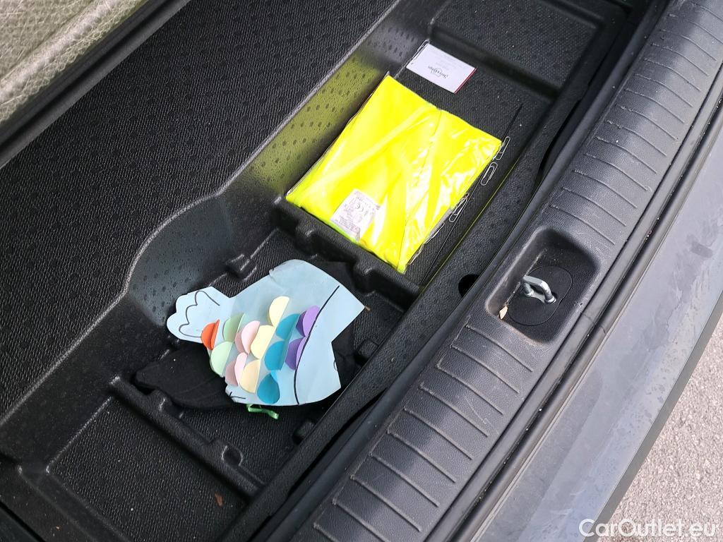  KIA  Sportage KIA  1.6MHEV Drive 100kW(136CV) 4x2(Crist Tintados) #4