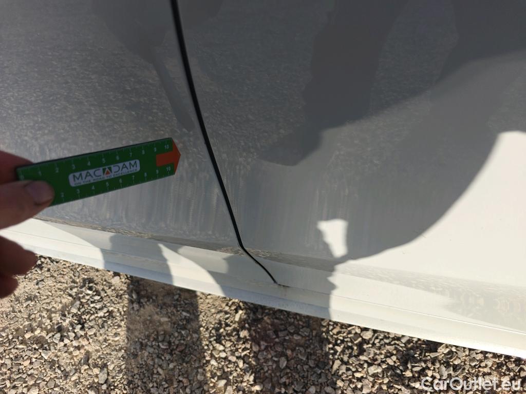  Mercedes  A-Klasse MERCEDES-BENZ Clase A / 2018 / 5P / berlina con portón A 200 #15