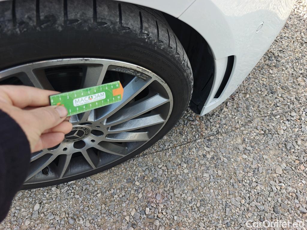  Mercedes  A-Klasse MERCEDES-BENZ Clase A / 2018 / 5P / berlina con portón A 200 #2