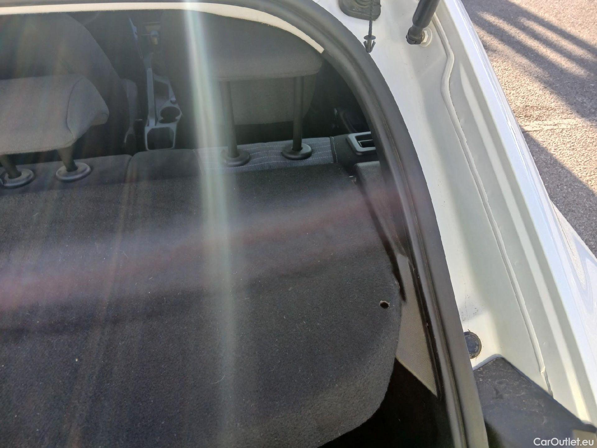  Peugeot  208 PEUGEOT  / 2019 / 5P / berlina con portón PureTech 55kW (75CV) Like #14