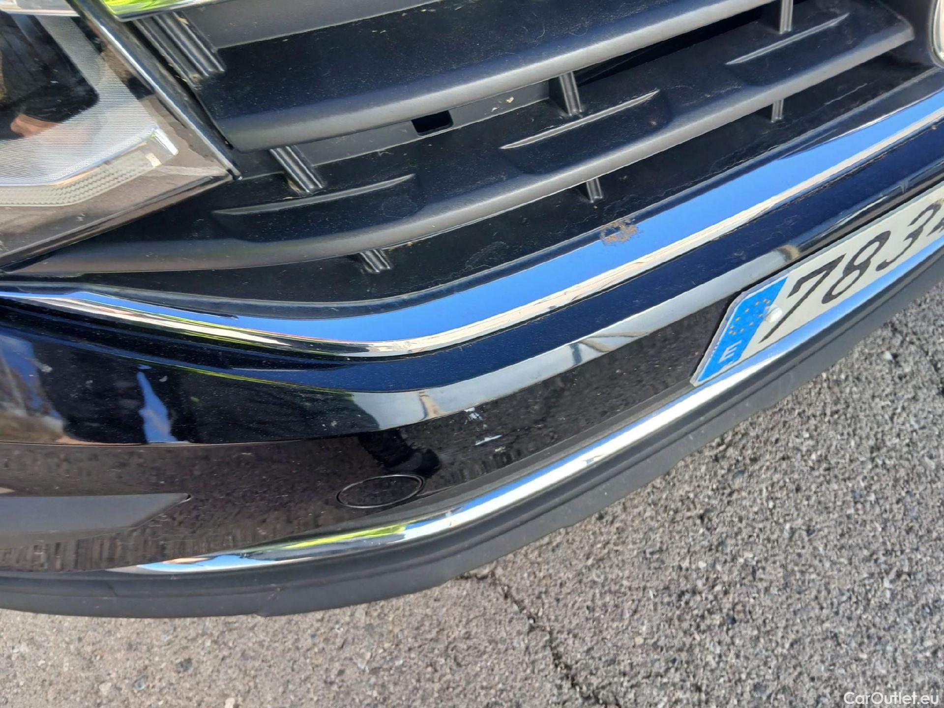  Volkswagen  Tiguan VOLKSWAGEN  / 2020 / 5P / todoterreno Life 2.0 TDI 110kW (150CV) #2