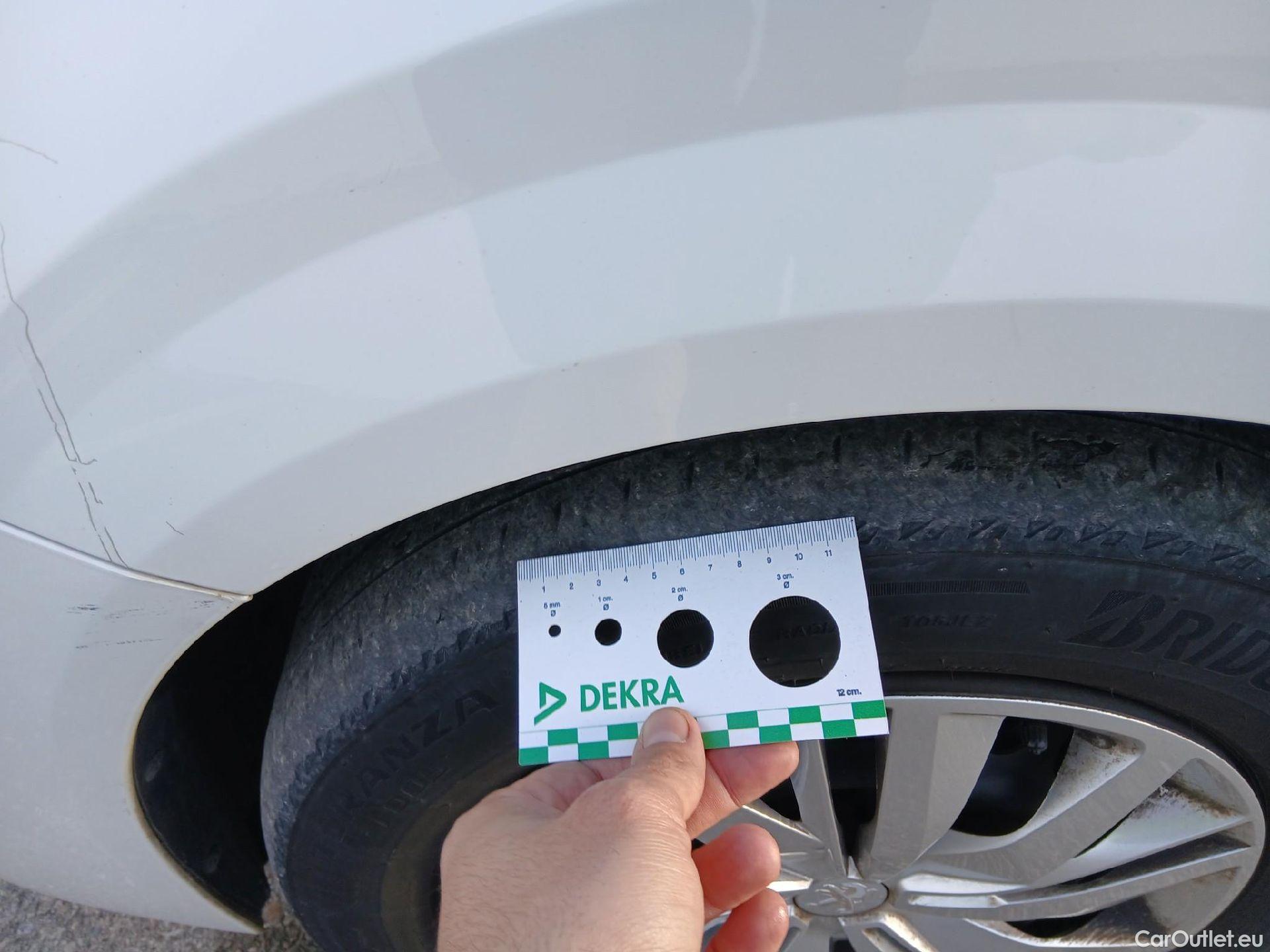  Peugeot  208 PEUGEOT  / 2019 / 5P / berlina con portón PureTech 55kW (75CV) Like #19