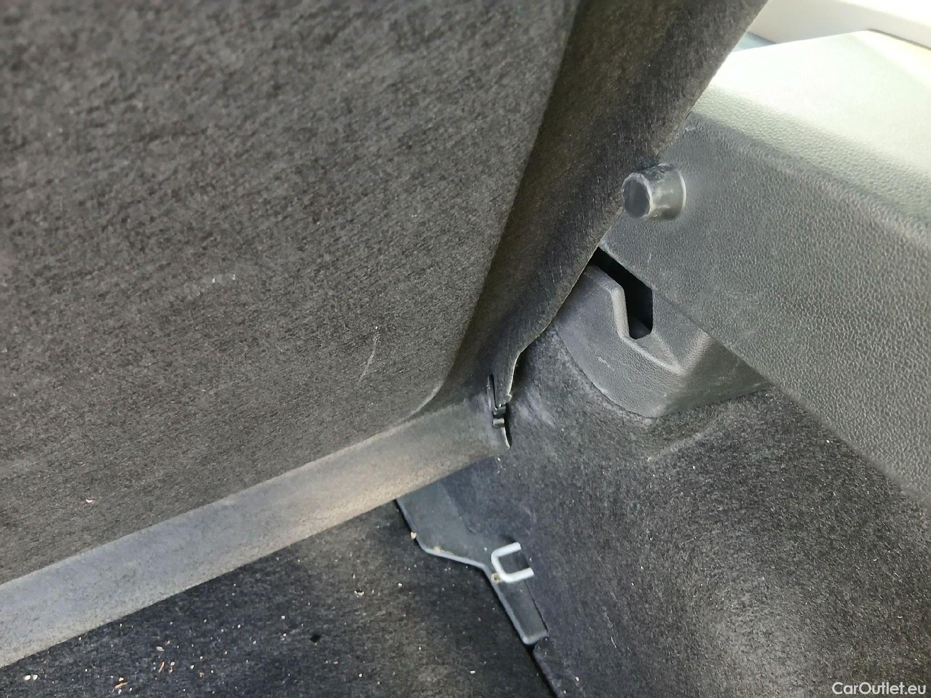  Volkswagen  Taigo VOLKSWAGEN  / 2021 / 5P / todoterreno Life 1.0 TSI 81kW (110CV) #26