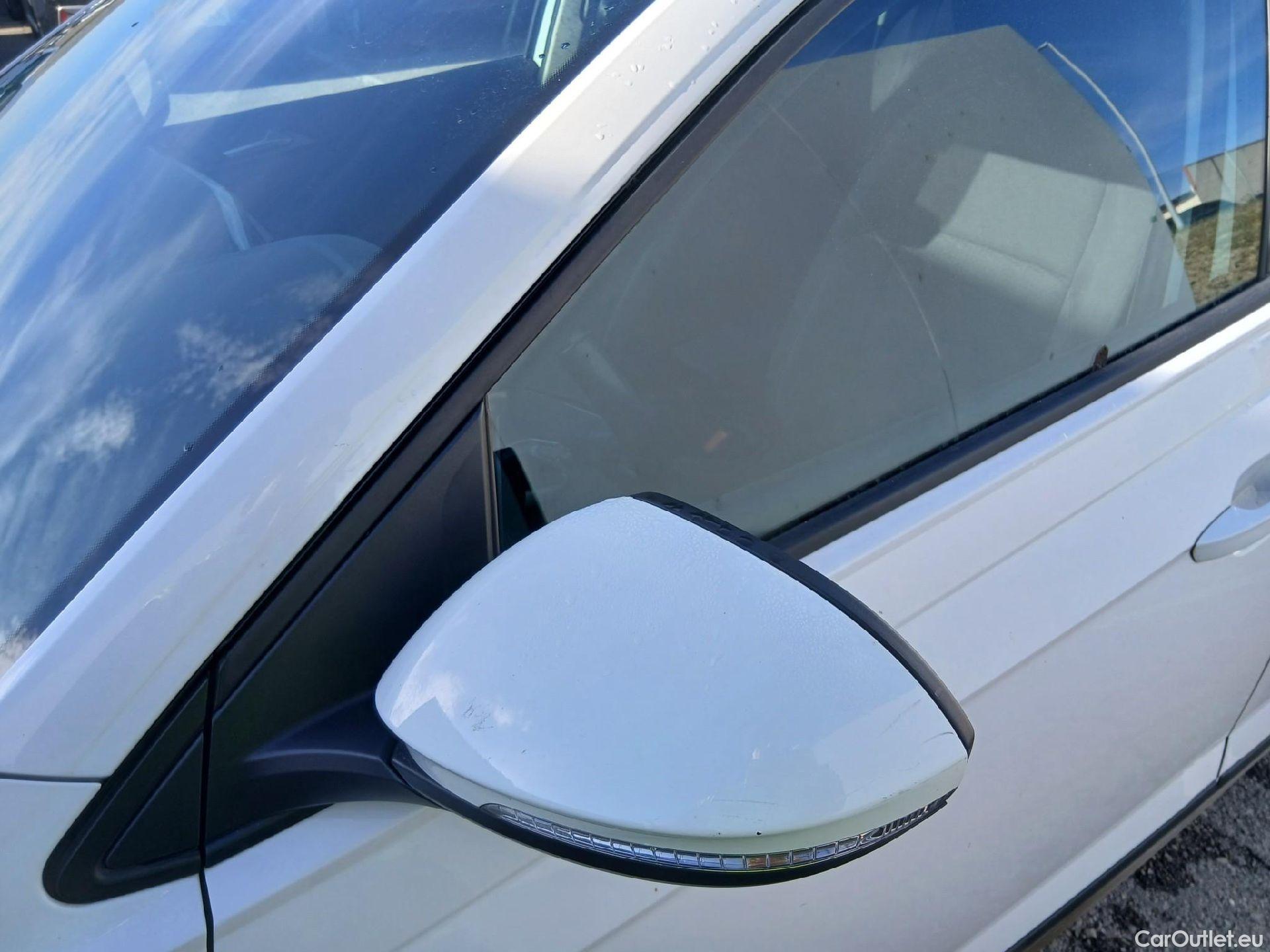  Volkswagen  Taigo VOLKSWAGEN  / 2021 / 5P / todoterreno Life 1.0 TSI 81kW (110CV) #4