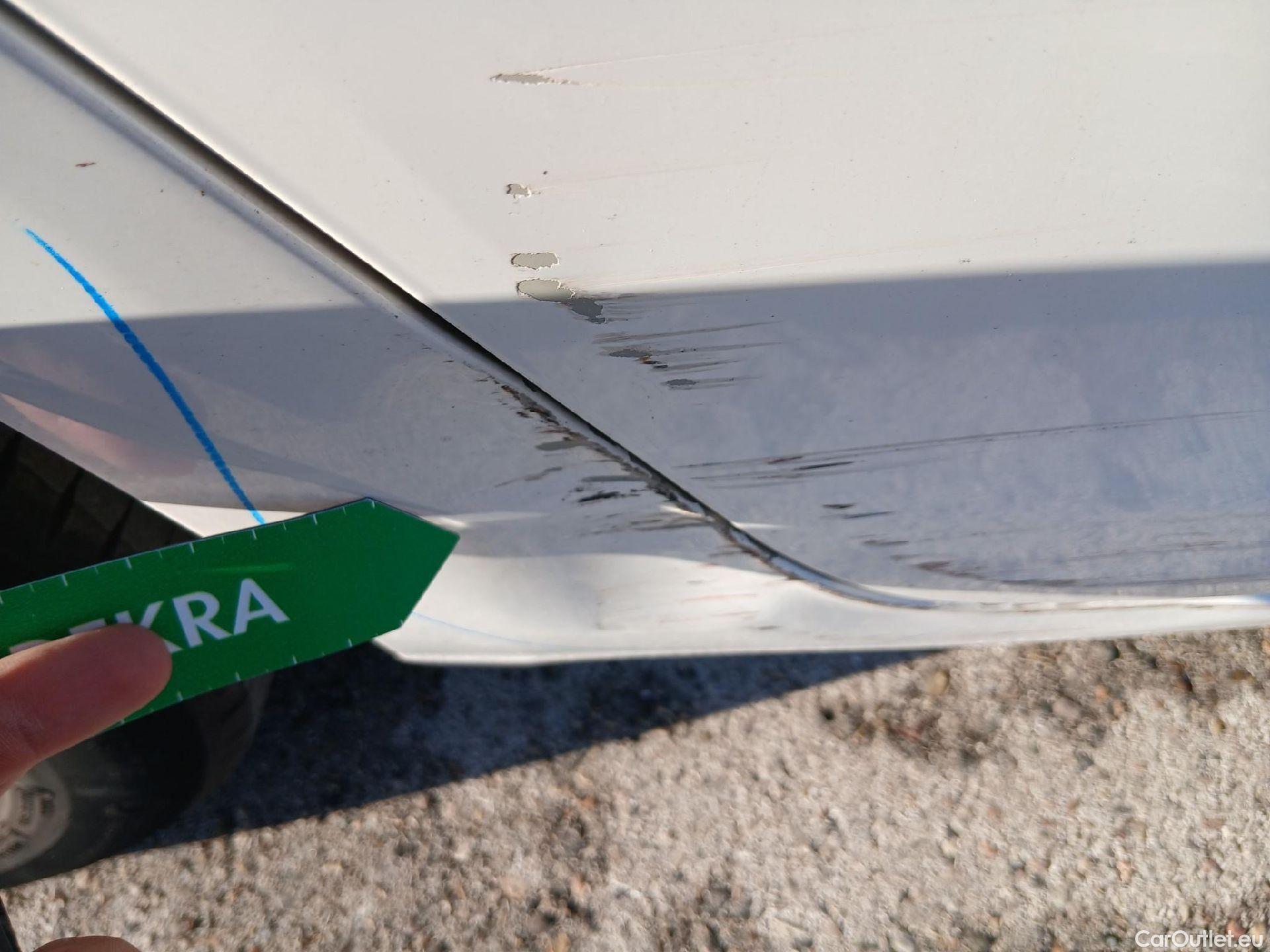  Peugeot  308 PEUGEOT  / 2017 / 5P / berlina con portón 5p Active Pack PureTech 110 S&S (AC) #31