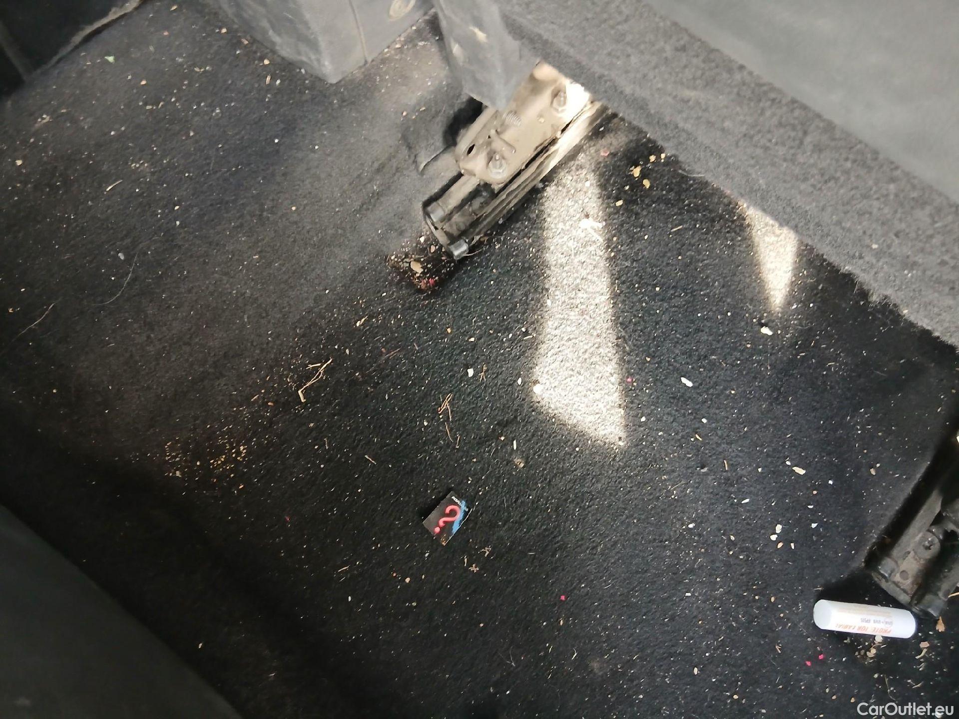  Renault  Megane RENAULT MÉGANE 5p 3G familiar Sp. Tou. Bose Energy dCi 130 S&S Euro 6 #69