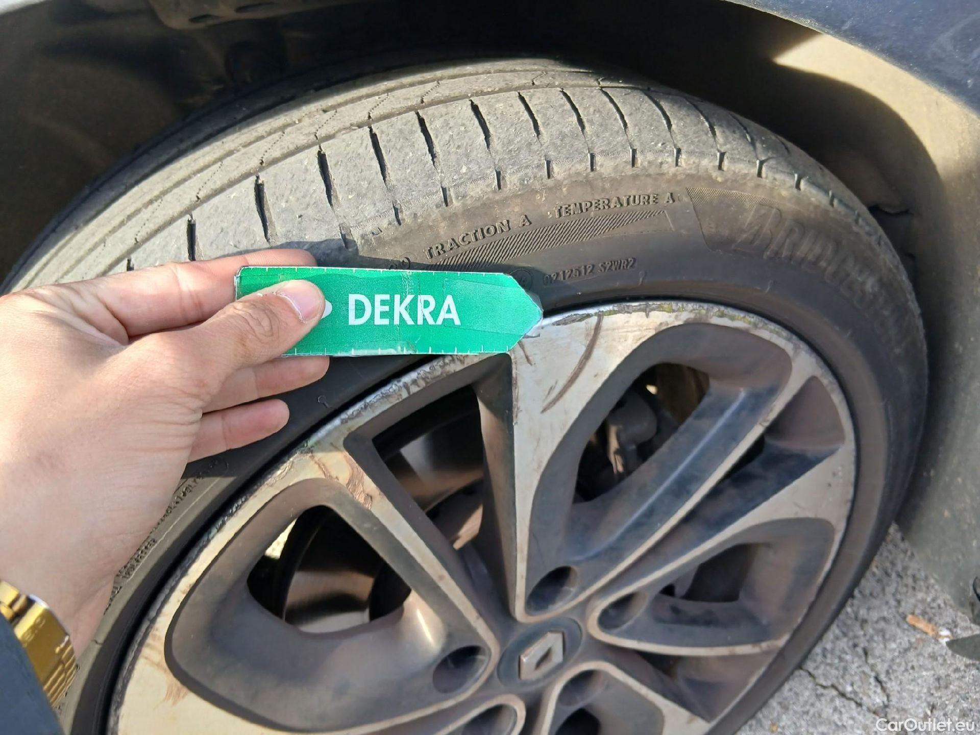  Renault  Megane RENAULT MÉGANE 5p 3G familiar Sp. Tou. Bose Energy dCi 130 S&S Euro 6 #75