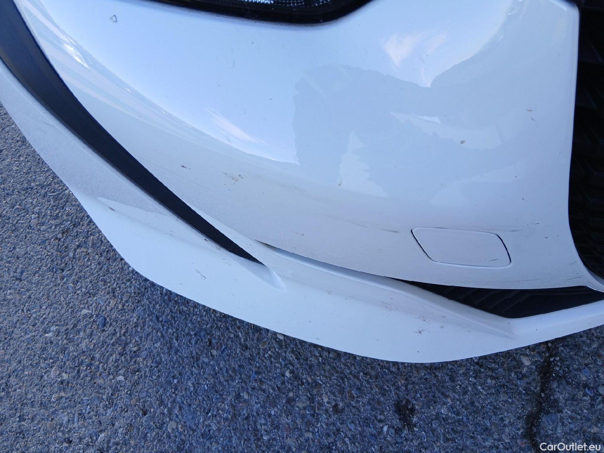  Peugeot  208 PEUGEOT  / 2019 / 5P / berlina con portón PureTech 55kW (75CV) Like #1