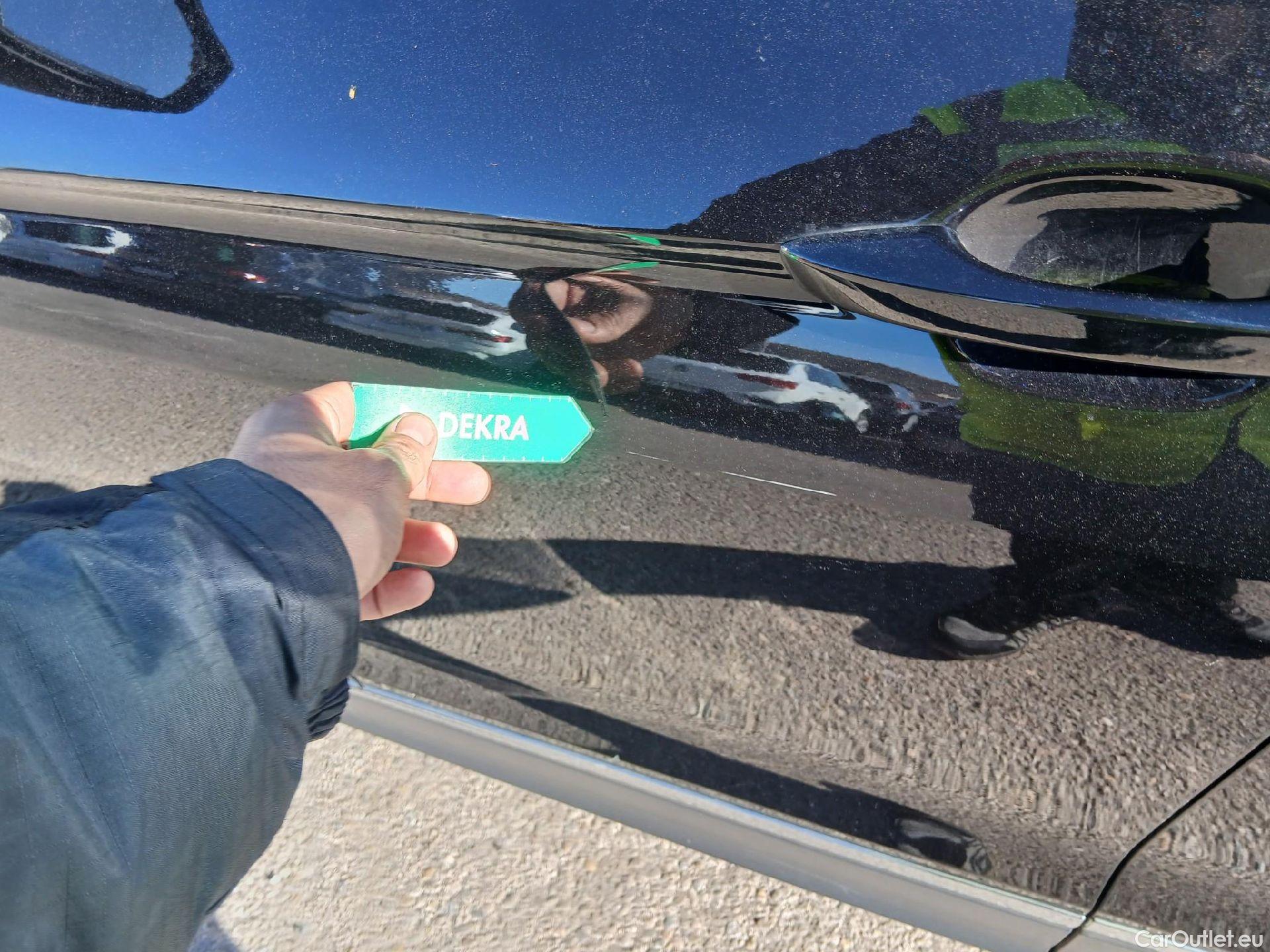  Volkswagen  Tiguan VOLKSWAGEN  / 2020 / 5P / todoterreno Life 2.0 TDI 110kW (150CV) #4