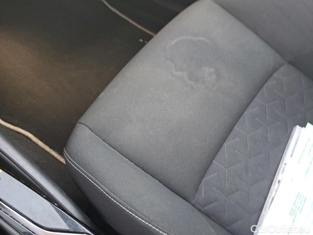  Toyota  Corolla TOYOTA  1.8 125H ACTIVE TECH E-CVT (CX) #32