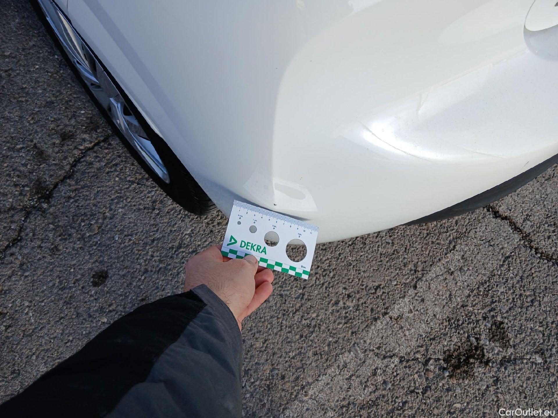  Peugeot  208 PEUGEOT  / 2019 / 5P / berlina con portón PureTech 55kW (75CV) Like #6