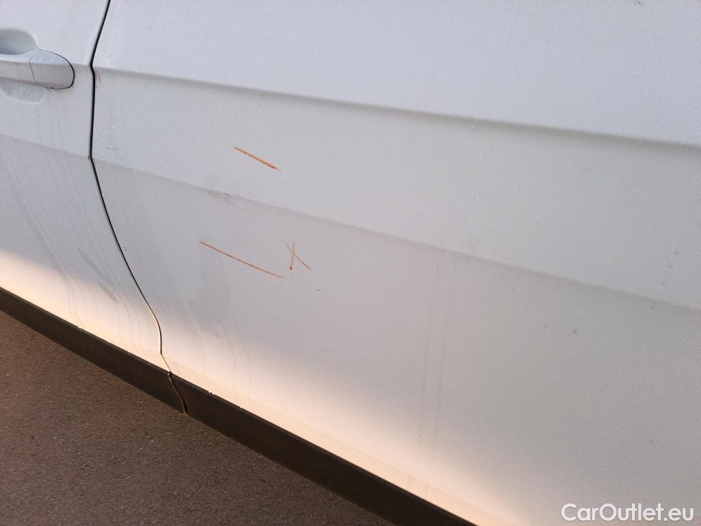  Volkswagen  T-CROSS VOLKSWAGEN  / 2018 / 5P / todoterreno Advance 1.0 TSI 81kW (110CV) DSG (AC3) #9