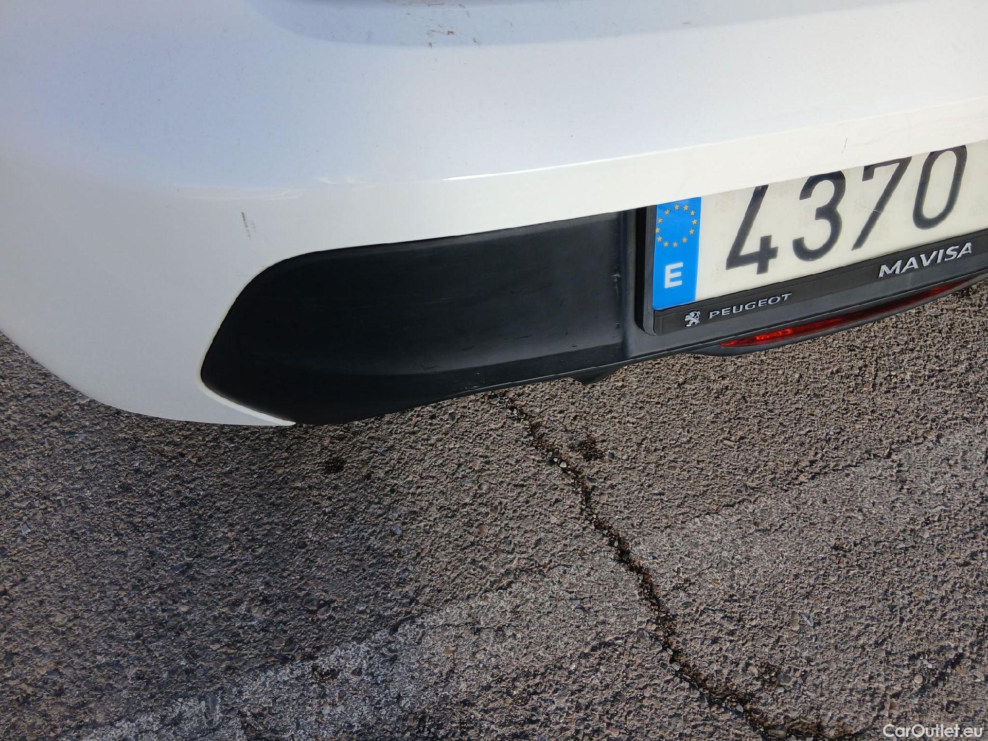  Peugeot  208 PEUGEOT  / 2019 / 5P / berlina con portón PureTech 55kW (75CV) Like #7