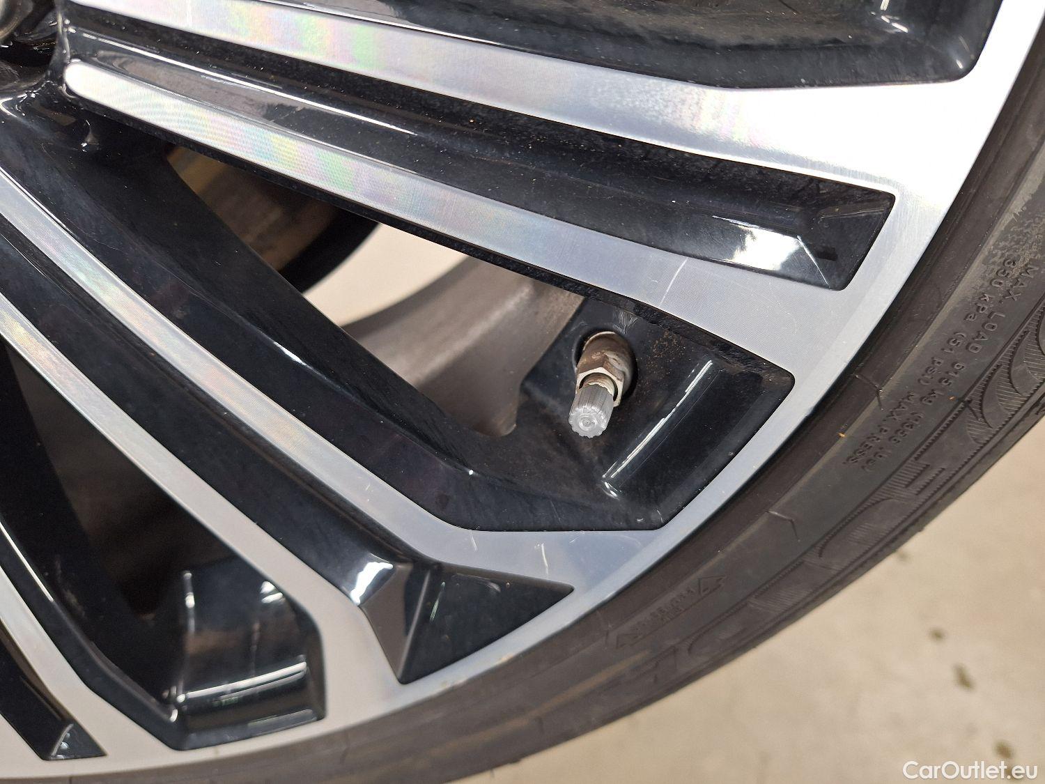  Toyota  Corolla Toyota,  TS '19, Toyota  Touring Sports 1.8 Hybrid Premium e #13