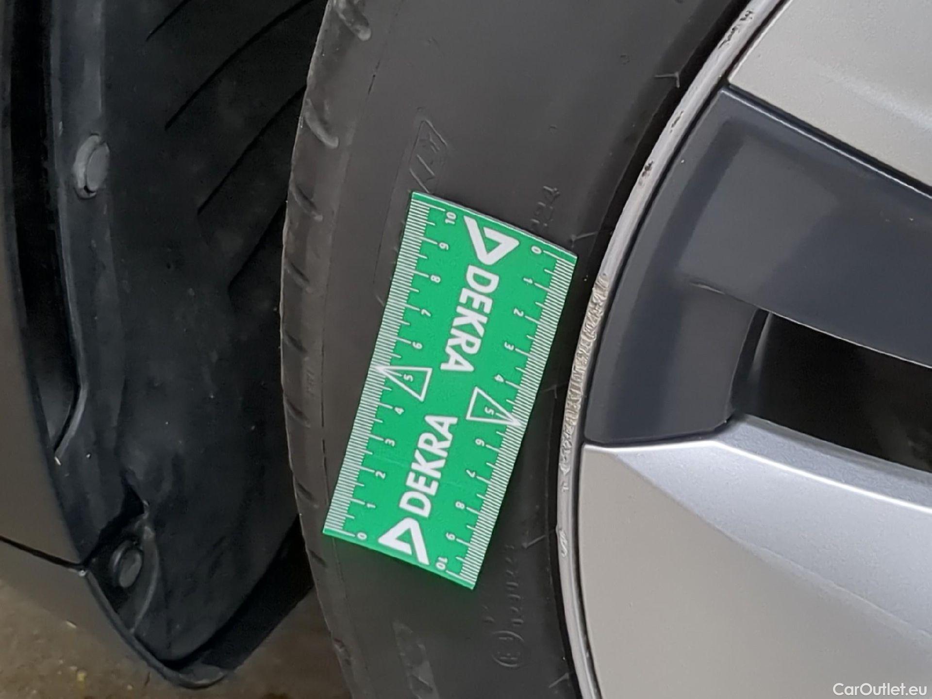  Tesla  Model Y TESLA  / 2021 / 5P / SUV RWD #10