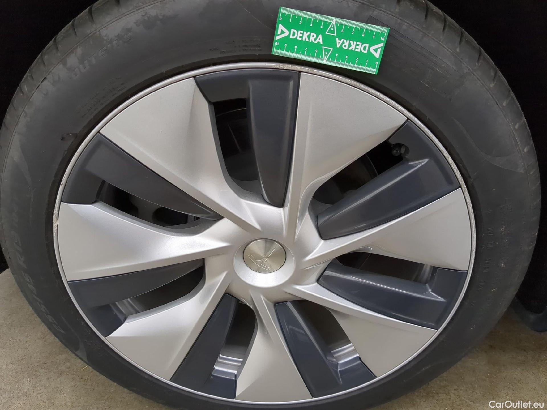  Tesla  Model Y TESLA  / 2021 / 5P / SUV RWD #18