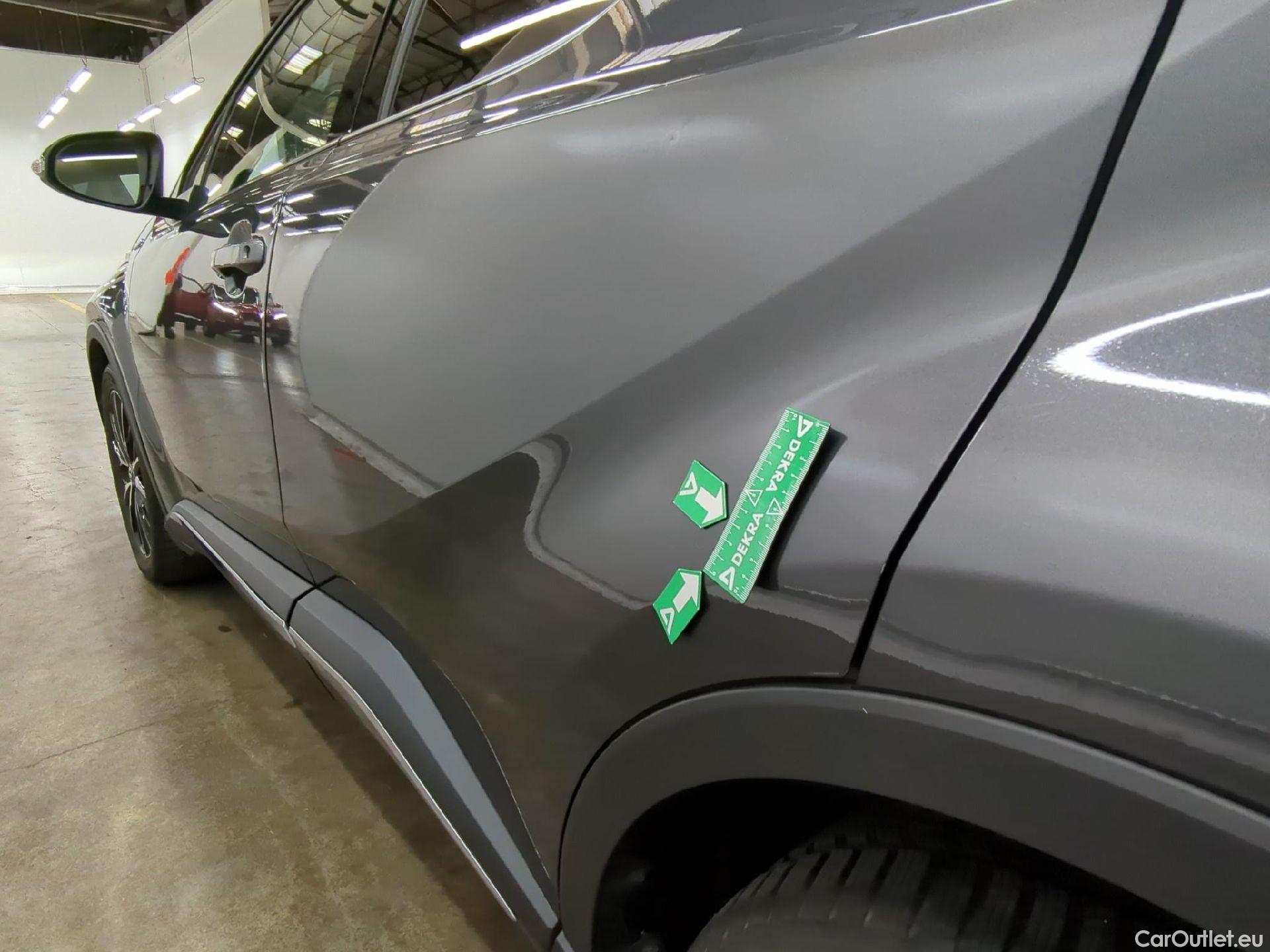  Toyota  C-HR TOYOTA  / 2016 / 5P / SUV 2.0 HYBRIDE 184 DISTINCTIVE #17