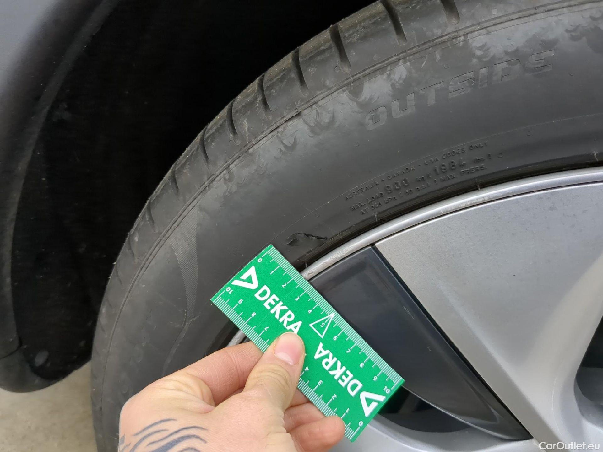  Tesla  Model Y TESLA  / 2021 / 5P / SUV RWD #17