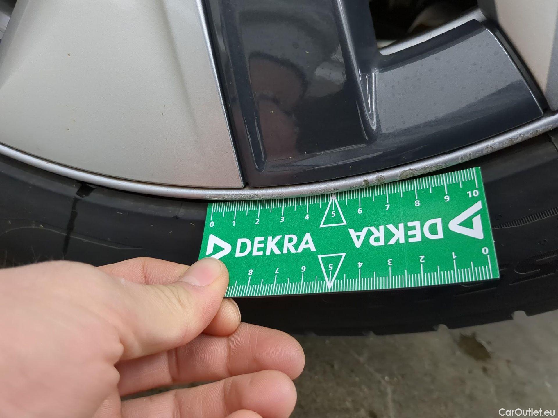  Tesla  Model Y TESLA  / 2021 / 5P / SUV RWD #13