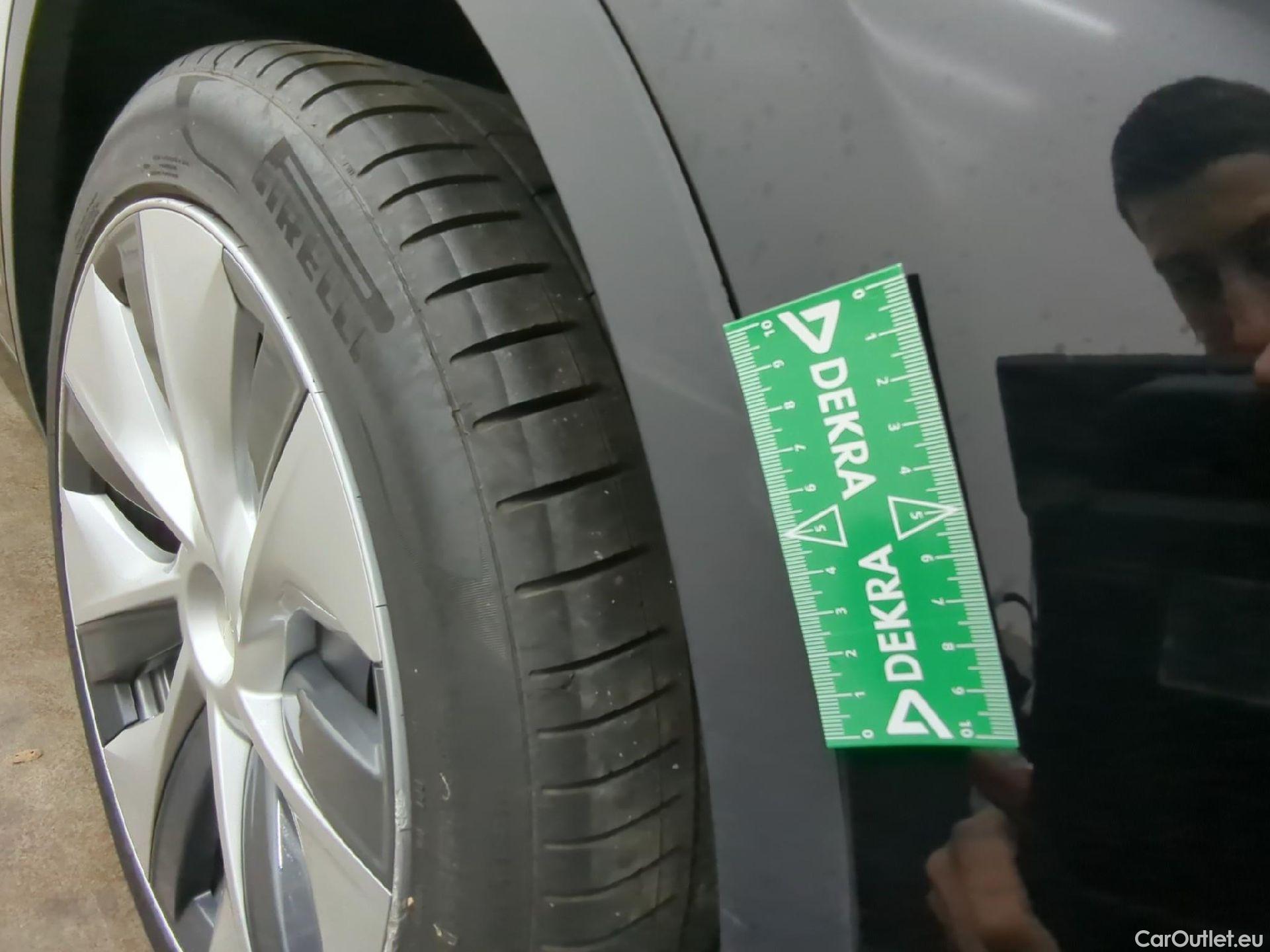  Tesla  Model Y TESLA  / 2021 / 5P / SUV RWD #25