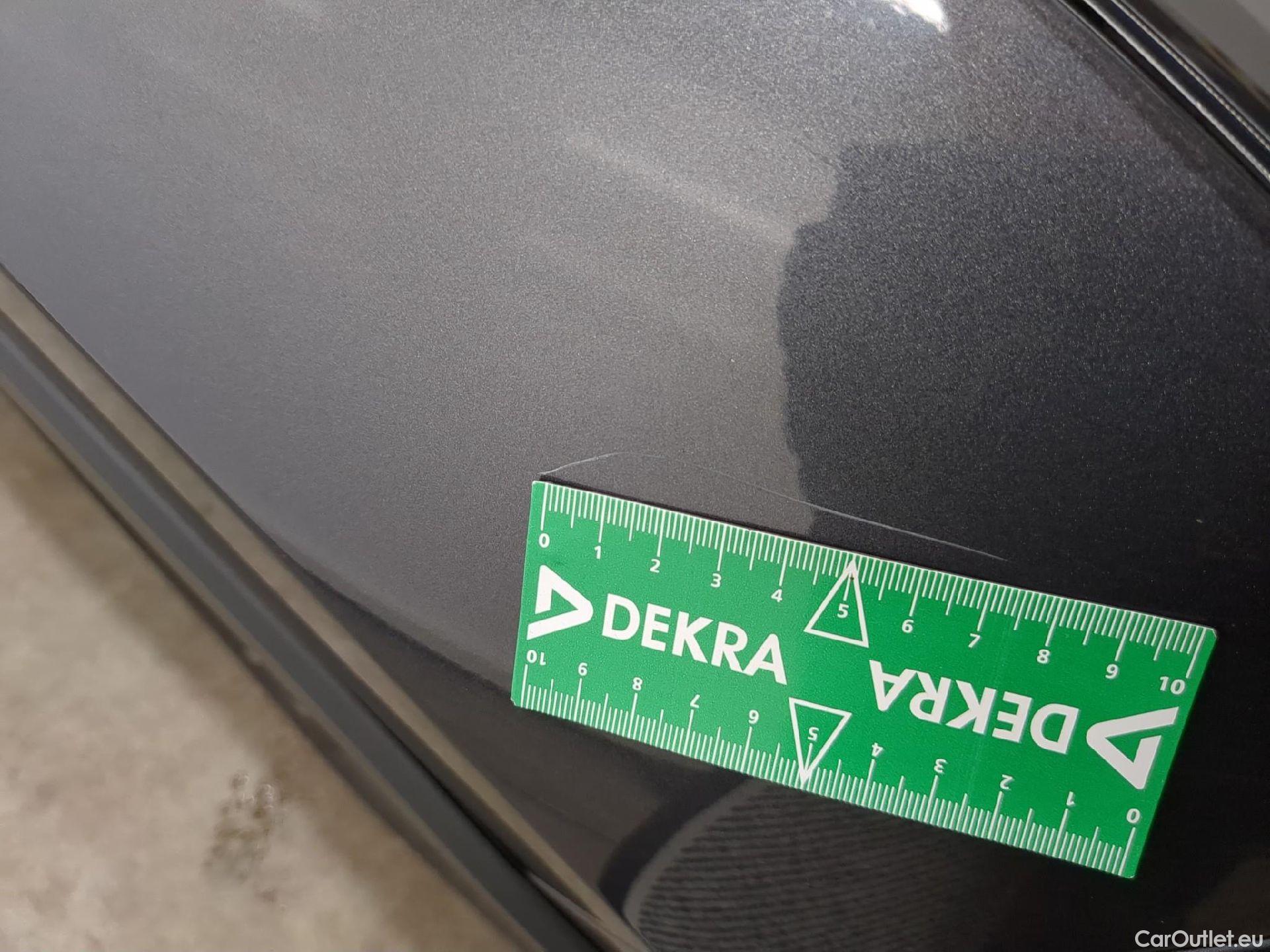  Toyota  C-HR TOYOTA  / 2016 / 5P / SUV 2.0 HYBRIDE 184 DISTINCTIVE #10