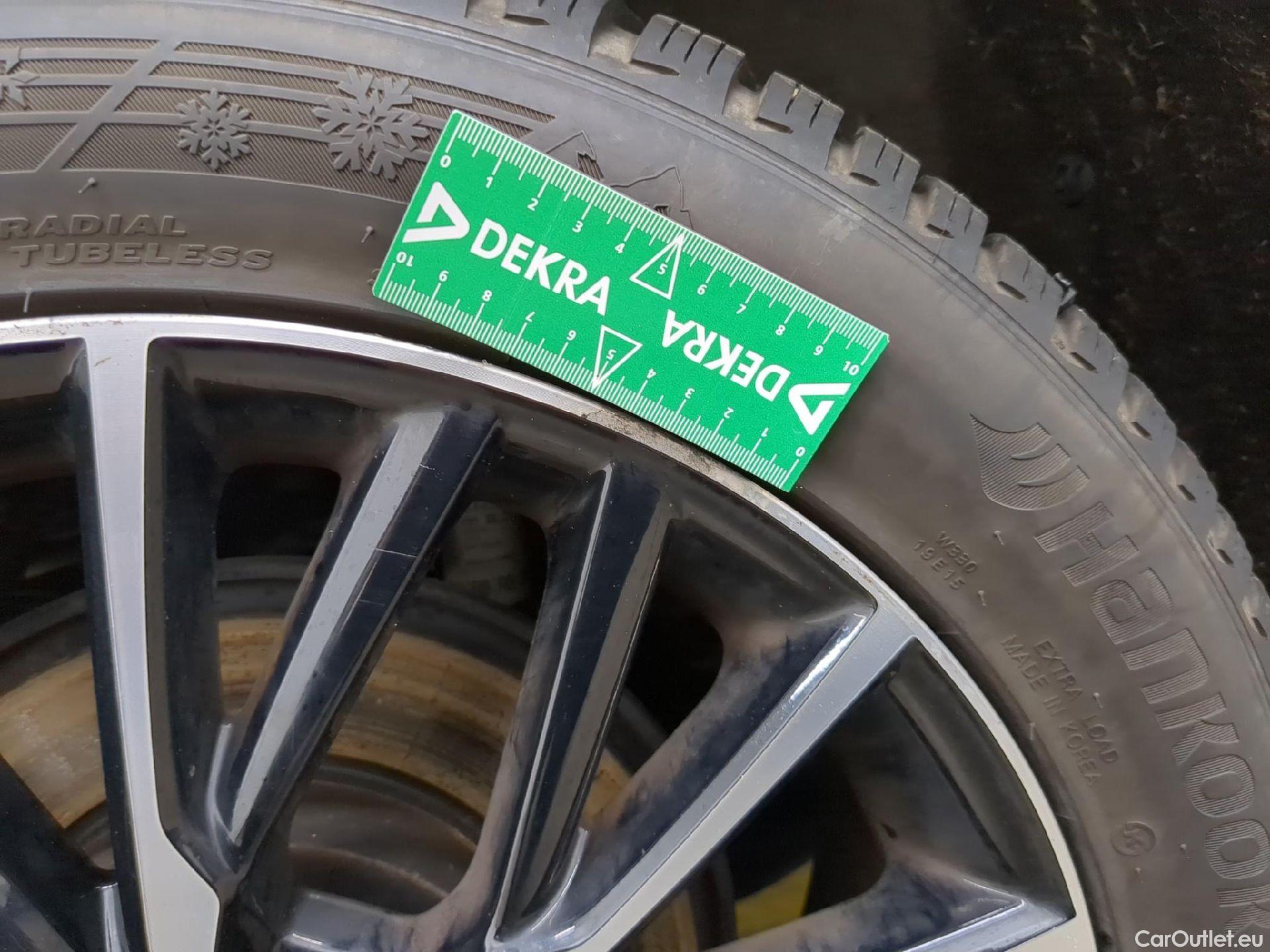  Toyota  C-HR TOYOTA  / 2016 / 5P / SUV 2.0 HYBRIDE 184 DISTINCTIVE #6