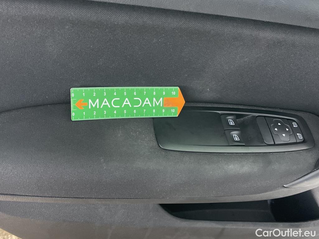  Renault  Megane  IV Berline 5pt. Société Air Nav 1.5 dCi 90CV BVM6 E6 #11