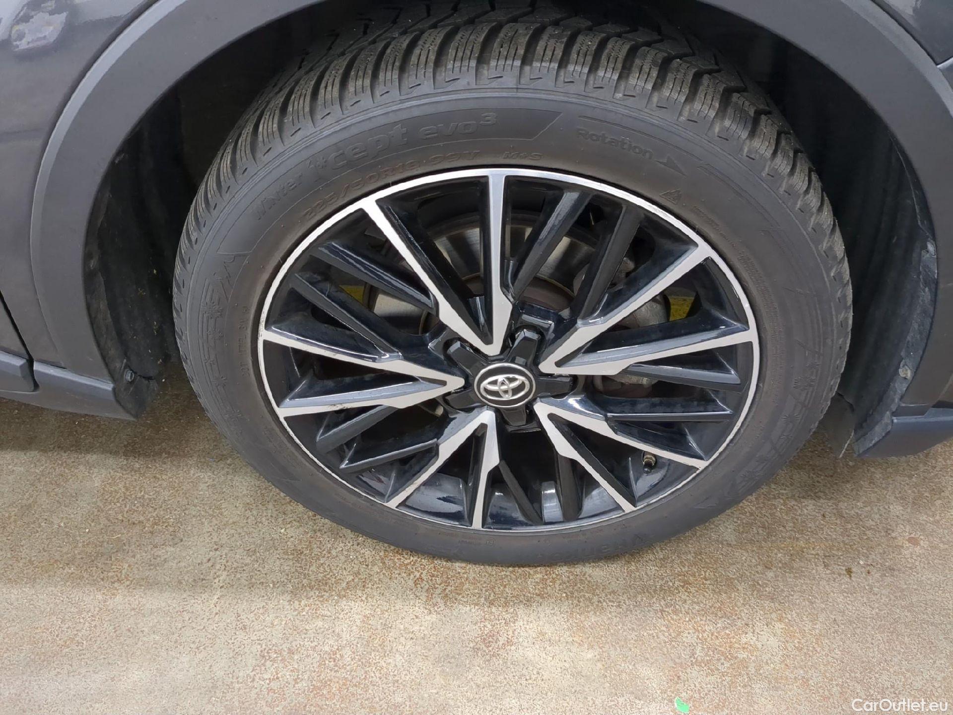  Toyota  C-HR TOYOTA  / 2016 / 5P / SUV 2.0 HYBRIDE 184 DISTINCTIVE #1