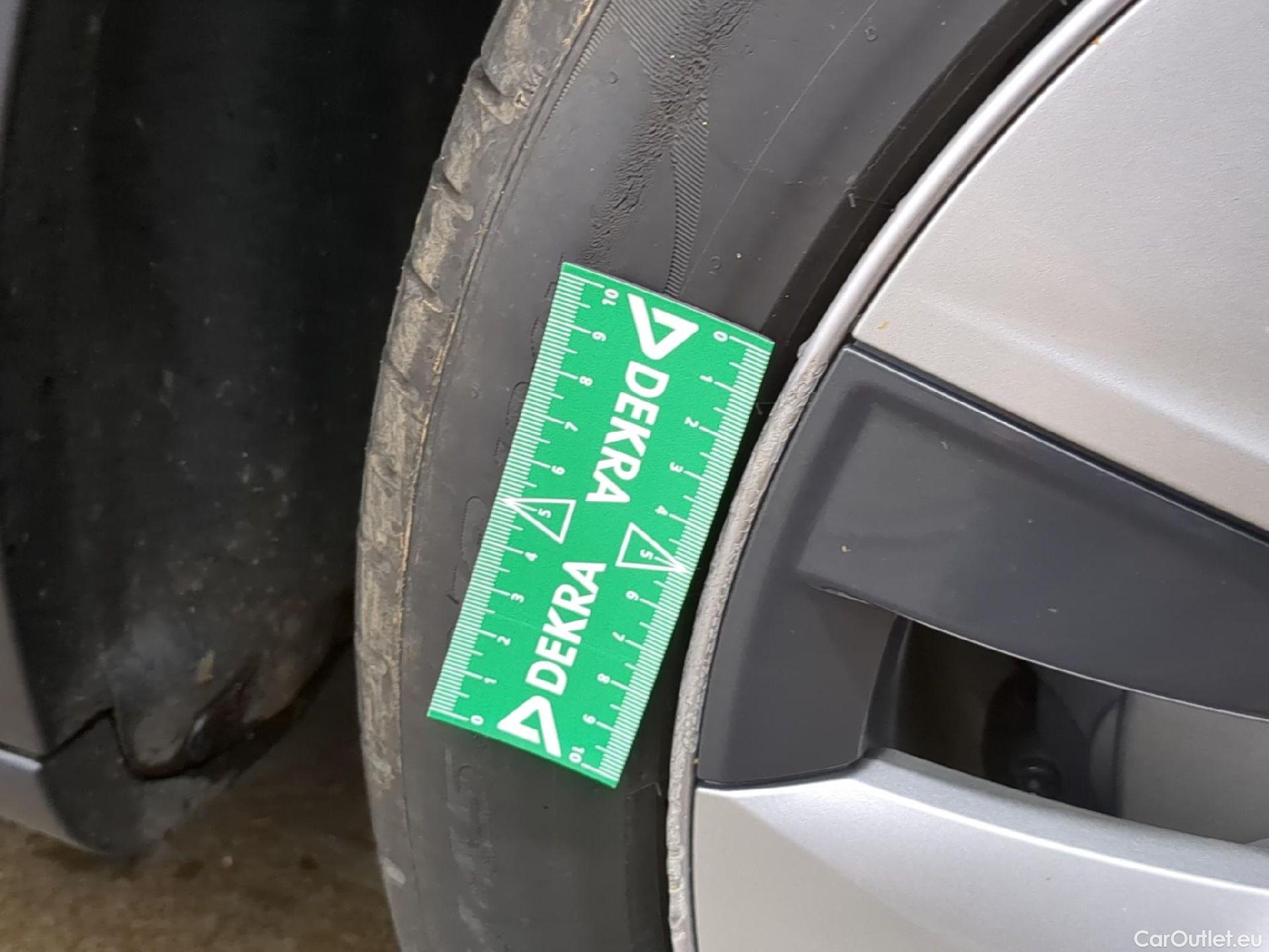  Tesla  Model Y TESLA  / 2021 / 5P / SUV RWD #6