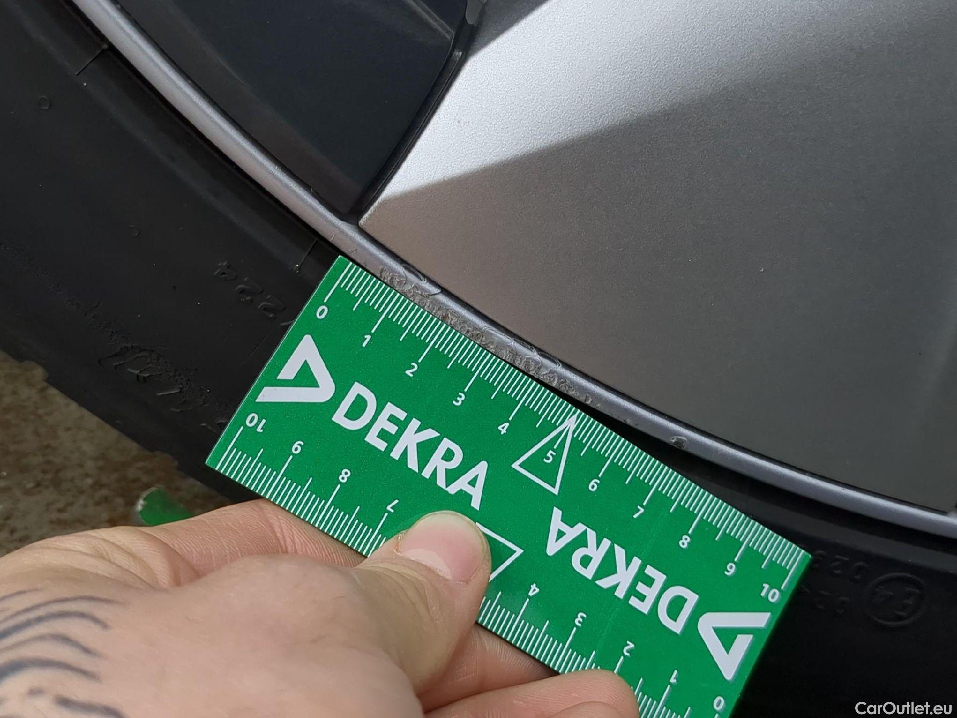  Tesla  Model Y TESLA  / 2021 / 5P / SUV RWD #8