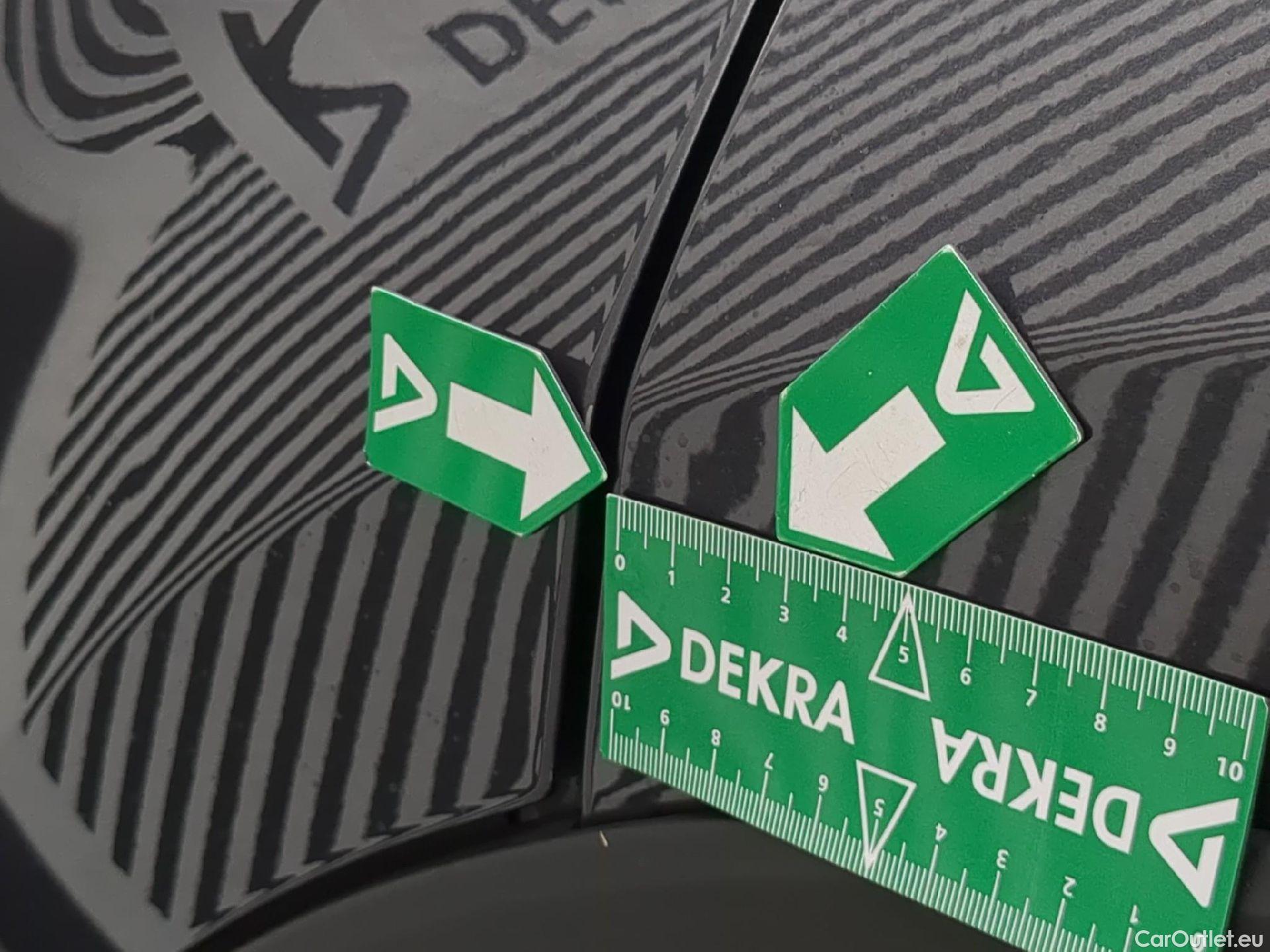  Toyota  C-HR TOYOTA  / 2016 / 5P / SUV 2.0 HYBRIDE 184 DISTINCTIVE #15