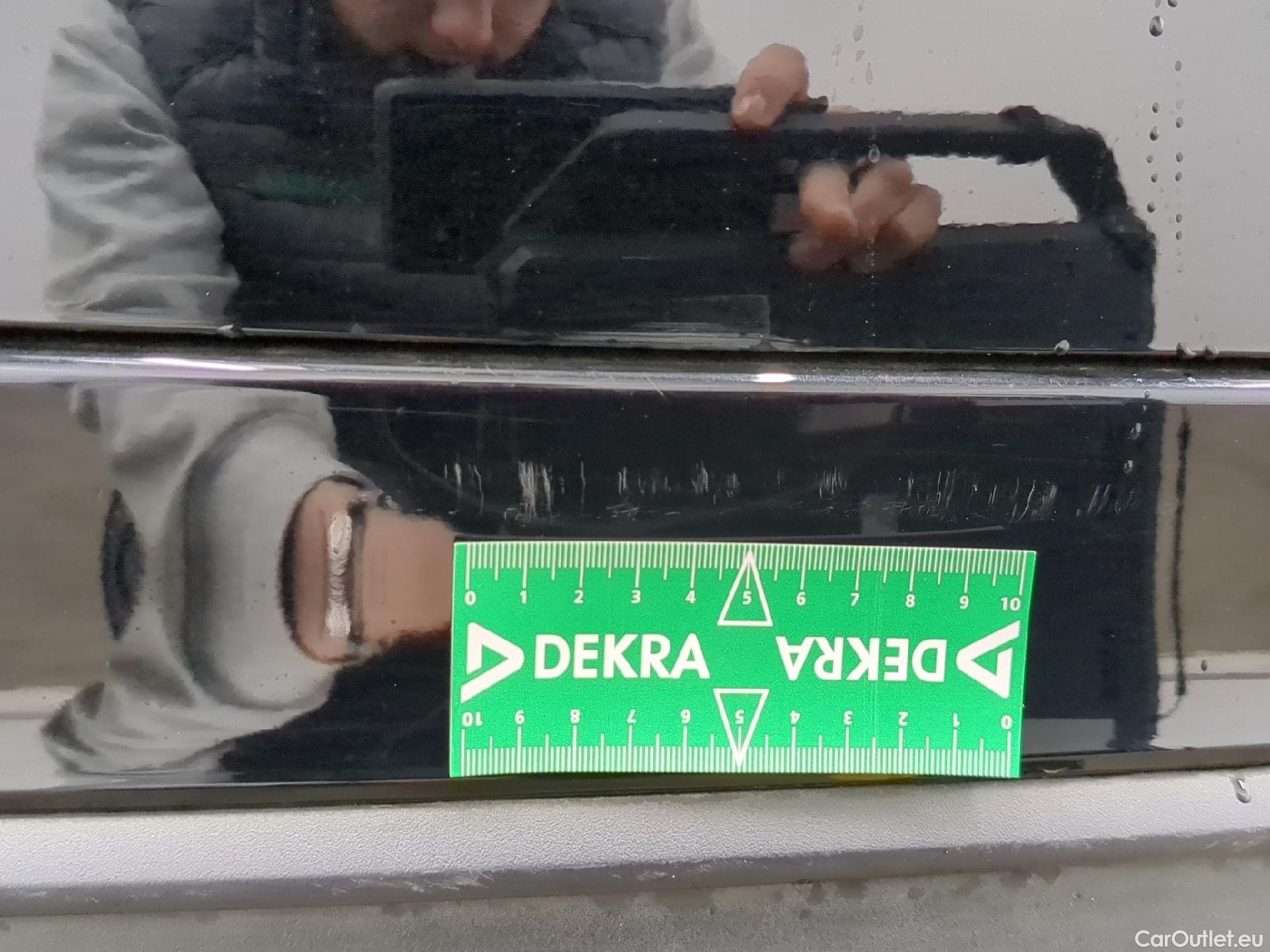  Tesla  Model Y TESLA  / 2021 / 5P / SUV RWD #32