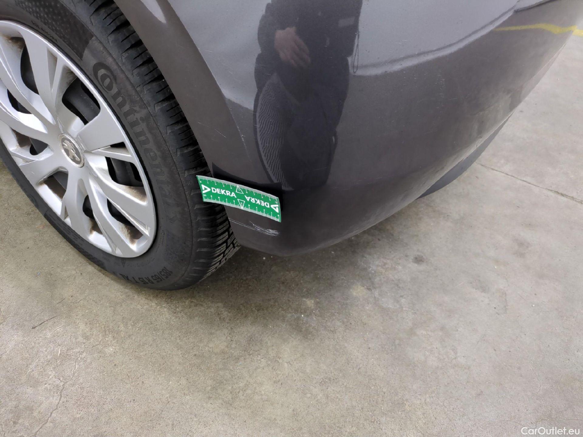  Peugeot  208  Affaire Premium 1.5 HDi 100CV BVM5 E6dT #67