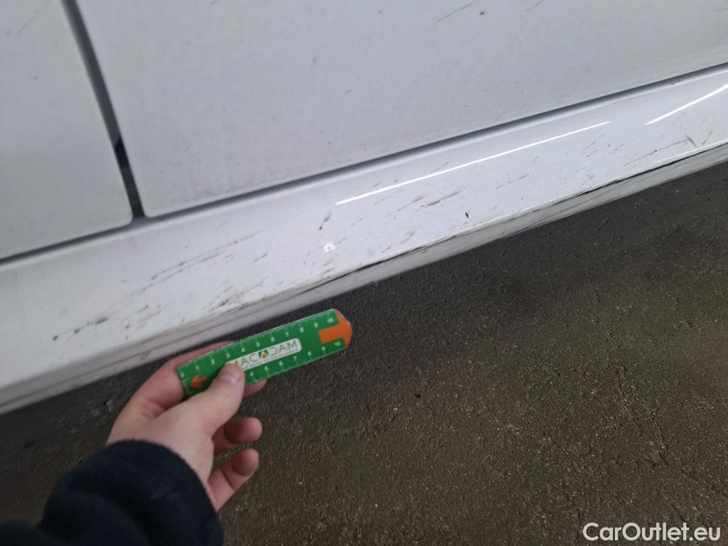  Toyota  Yaris TOYOTA  Hybride / 2019 / 5P / Berline Hybride 116h France #20