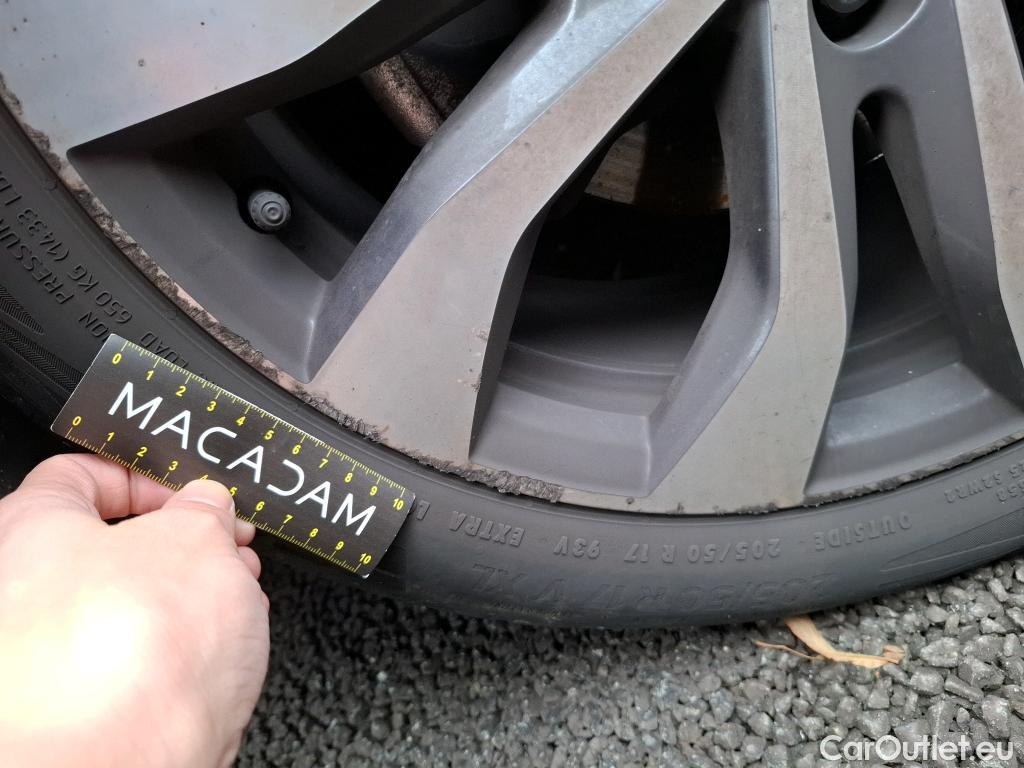  Renault  Megane RENAULT Mégane Berline 5p Berline Busine Intens TCe 140 EDC FAP #34