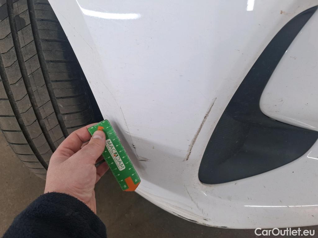  Toyota  Yaris TOYOTA  Hybride / 2019 / 5P / Berline Hybride 116h France #18