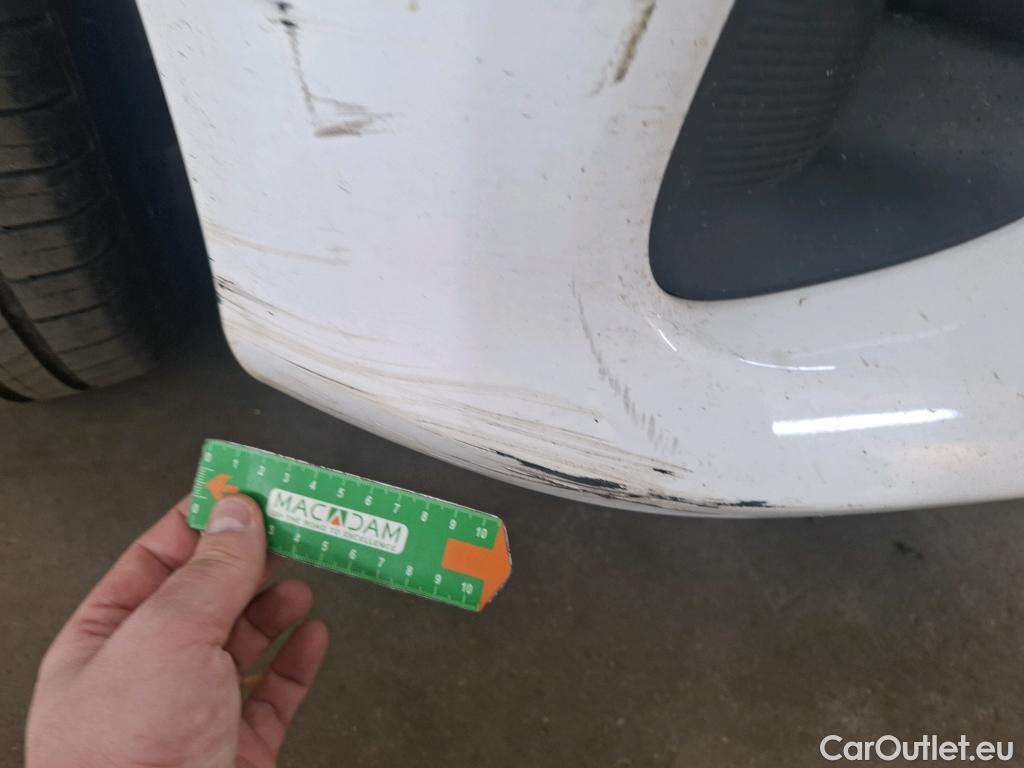  Toyota  Yaris TOYOTA  Hybride / 2019 / 5P / Berline Hybride 116h France #17