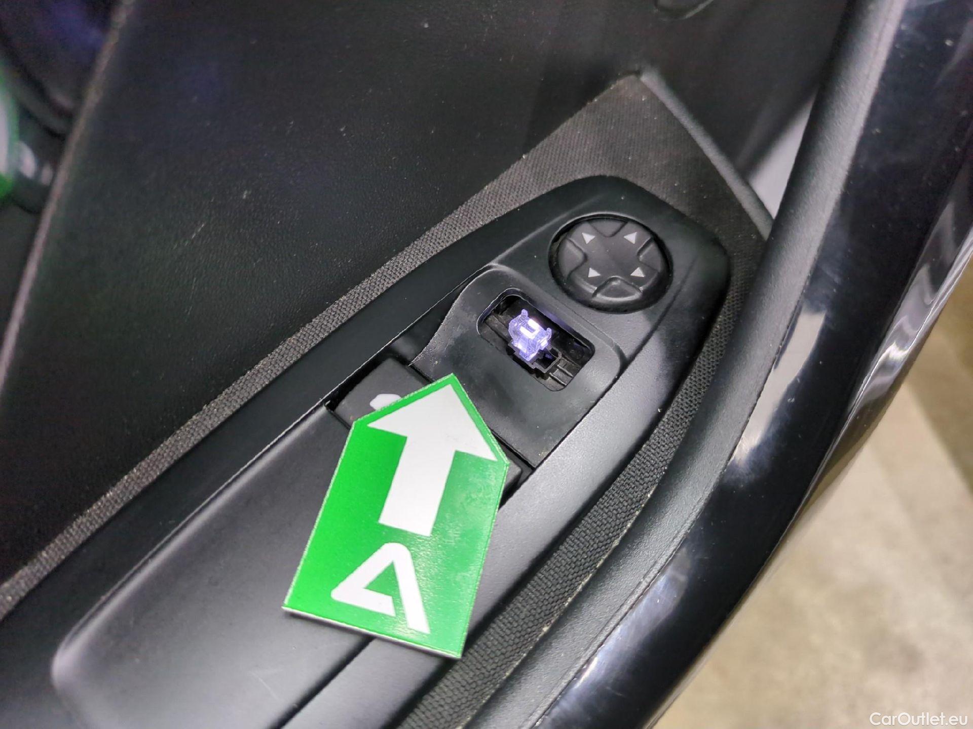  Peugeot  208  Affaire Premium 1.5 HDi 100CV BVM5 E6dT #11