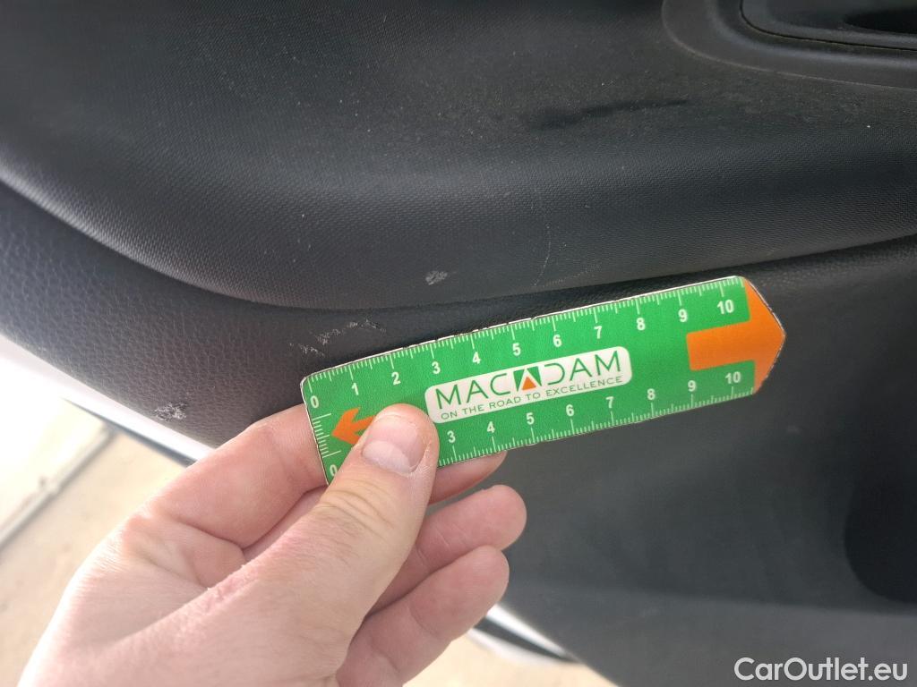  Toyota  Yaris TOYOTA  Hybride / 2019 / 5P / Berline Hybride 116h France #24