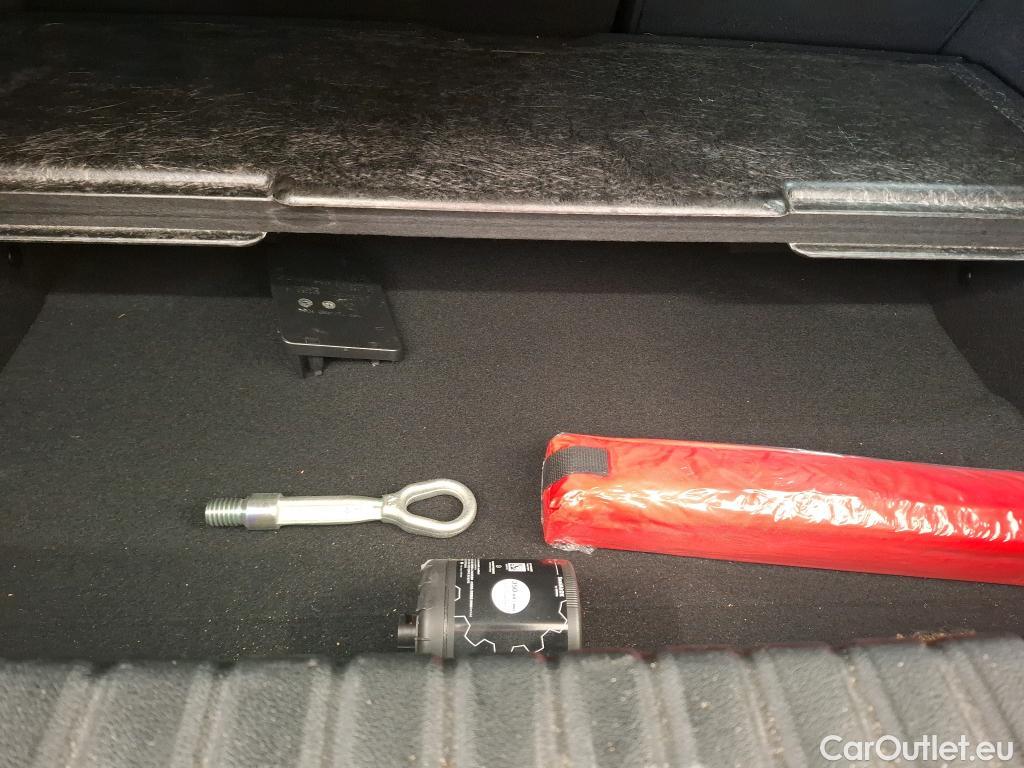  Bmw  Serie 1 BMW Série 1 / 2019 / 5P / Berline 116i DKG7 Business Design #9