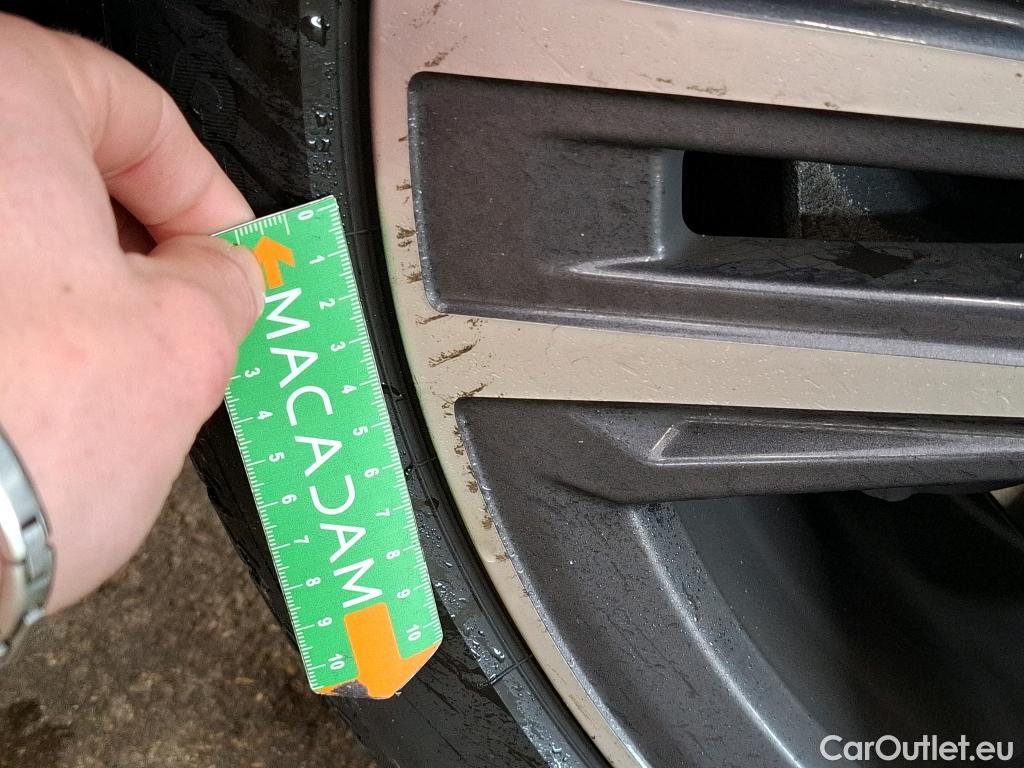  Bmw  Serie 1 BMW Série 1 / 2019 / 5P / Berline 1.5 116D Business Design #10