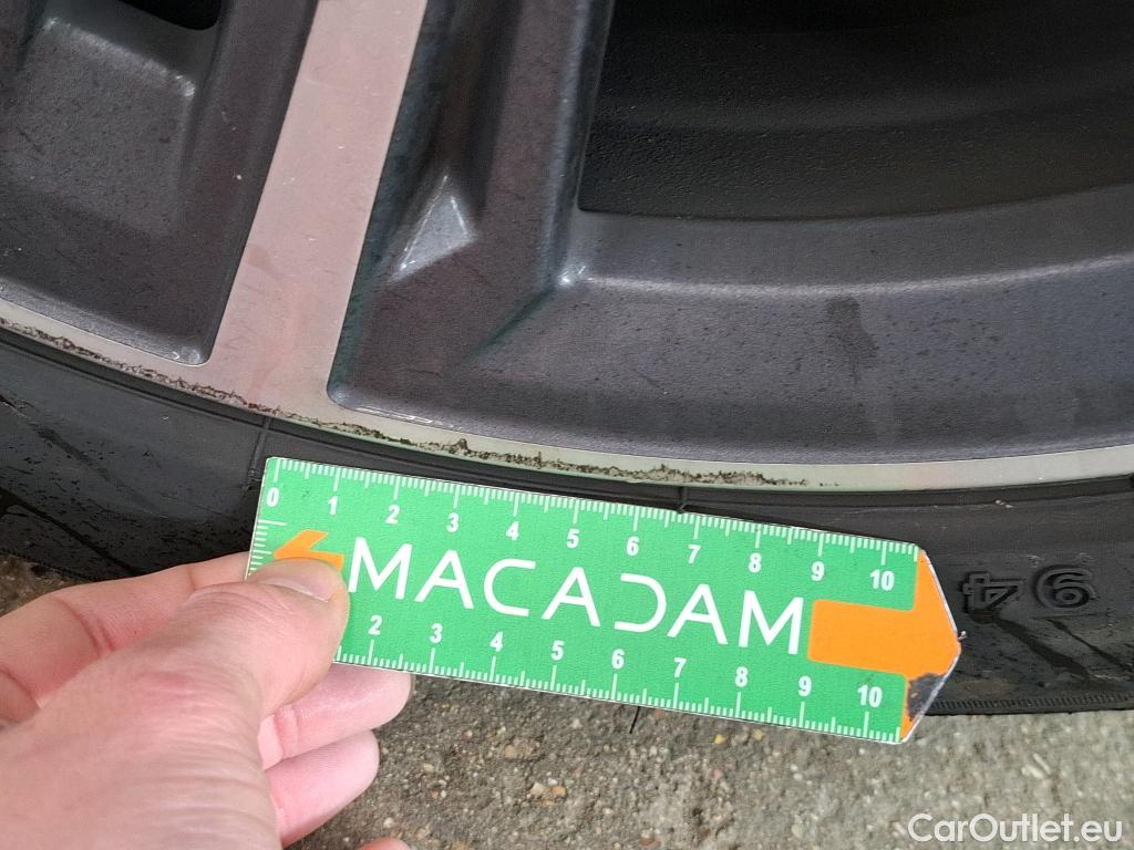  Bmw  Serie 1 BMW Série 1 / 2019 / 5P / Berline 1.5 116D Business Design #13