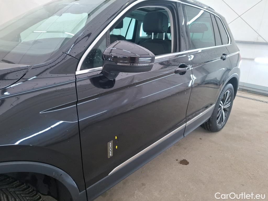  Volkswagen  Tiguan VOLKSWAGEN  5p SUV 2.0 TDI 150 DSG7 Carat Exclusive #1