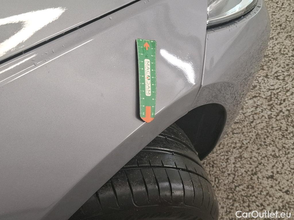  Bmw  Serie 1 BMW Série 1 / 2019 / 5P / Berline 116i DKG7 Business Design #4