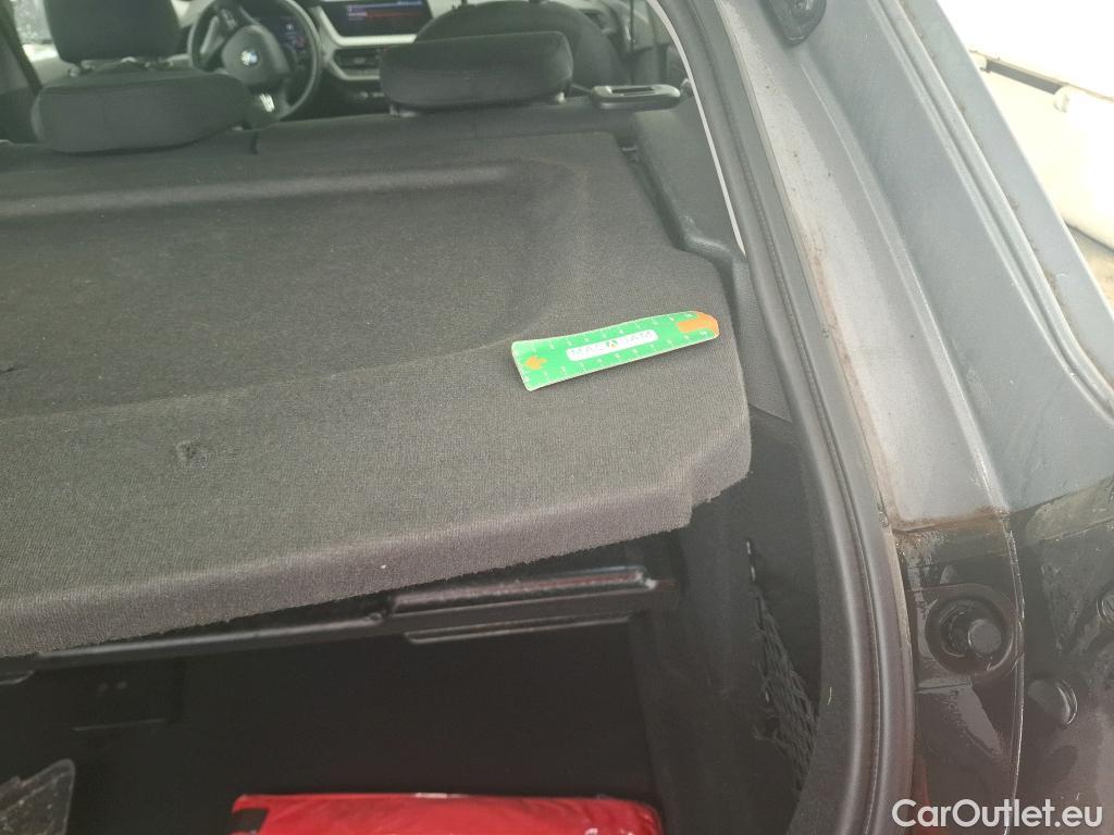  Bmw  Serie 1 BMW Série 1 / 2019 / 5P / Berline 116i DKG7 Business Design #18