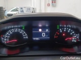  Peugeot  2008 PEUGEOT  / 2019 / 5P / Crossover PureTech 130 EAT8 Allure S/S aut. #4