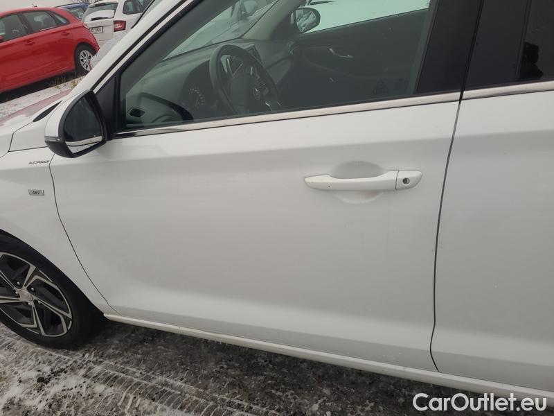  Hyundai  i30   cw (PD)(2017->)  kom.1.5T-GDI Family Smart #4