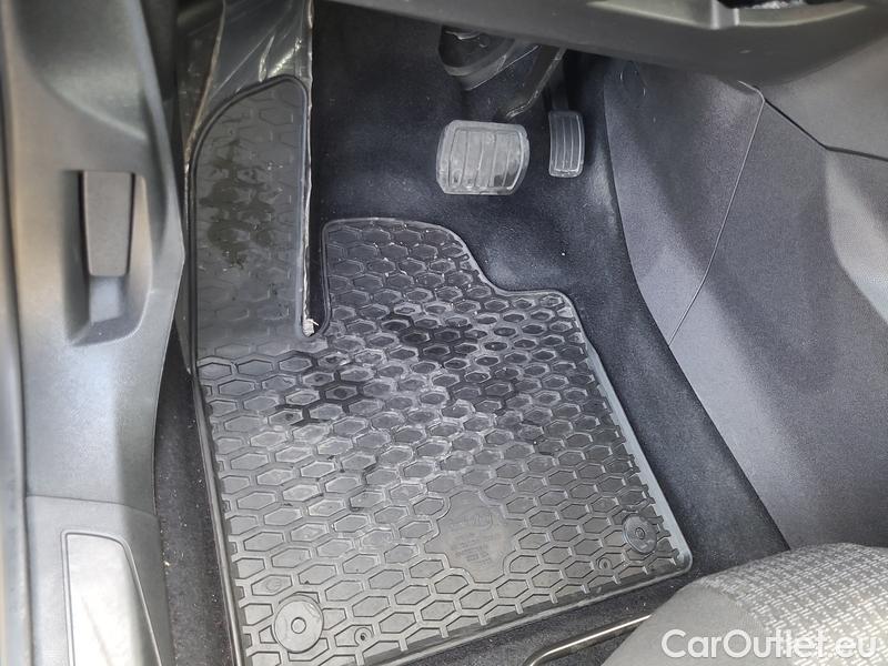  Peugeot  3008  (2016)  1.2PT 130 ACTIVE PACK AT #4