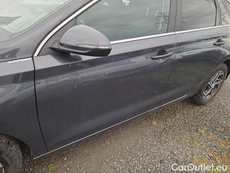  Hyundai  i30  (PD)(01.2017  ->)  kom.1.0TGDI FamilySmart AT #3